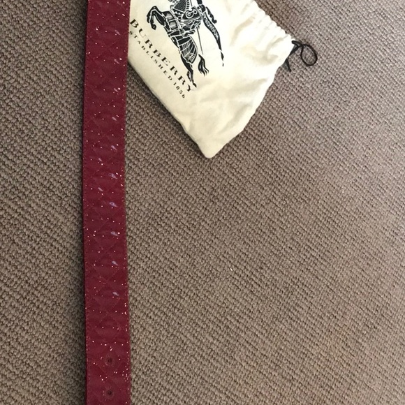 Burgundy Burberry belt - Picture 2 of 5